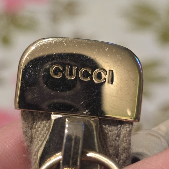 Gucci Cream Wristlet Bag - Picture 2 of 6